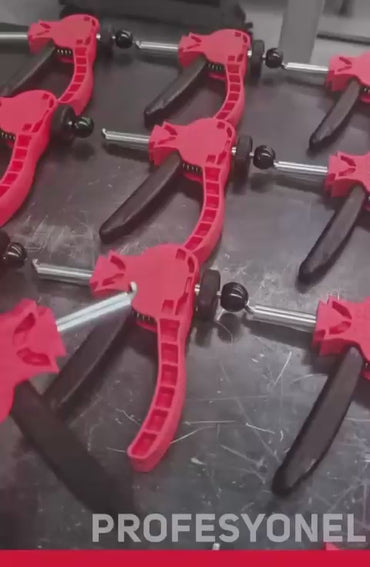 PDR Gerät zur Korrektur von Stecklöchern an der Karosserie